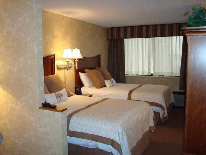 Holiday Inn Champaign, An Ihg Hotel Exterior photo